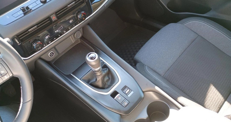 Nissan Qashqai cena 124900 przebieg: 5820, rok produkcji 2023 z Biała małe 137